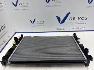 Gebruikte Radiateur DS Automobiles DS 7 1.6 16V PureTech 225 Prijs € 160,00 Margeregeling aangeboden door De Vos Onderdelen
