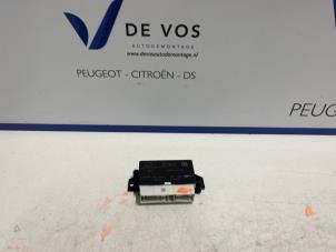 Gebruikte Module PDC Opel Corsa F (UB/UH/UP) 1.2 Turbo 12V 100 Prijs € 90,00 Margeregeling aangeboden door De Vos Onderdelen