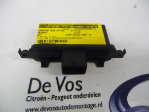 Gebruikte Module Verlichting Peugeot 207 CC (WB) 1.6 16V THP Prijs € 35,00 Margeregeling aangeboden door De Vos Autodemontagebedrijf