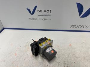 Gebruikte ABS Pomp Peugeot 5008 II (M4/MC/MJ/MR) 1.6 16V PureTech 180 Prijs € 350,00 Margeregeling aangeboden door De Vos Onderdelen