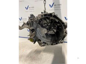 Gebruikte Versnellingsbak Opel Corsa F (UB/UH/UP) 1.2 Turbo 12V 100 Prijs € 950,00 Margeregeling aangeboden door De Vos Onderdelen