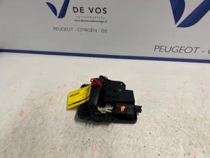 Gebruikte Diversen Peugeot 1007 (KM) 1.4 Prijs € 55,00 Margeregeling aangeboden door De Vos Onderdelen