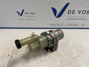 Gebruikte Pomp Servo Opel Vivaro 1.5 CDTI 102 Prijs € 650,00 Margeregeling aangeboden door De Vos Onderdelen