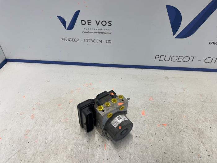 Gebruikte ABS Pomp Peugeot 308 (L3/L8/LB/LH/LP) 1.2 12V e-THP PureTech 130 Prijs € 160,00 Margeregeling aangeboden door De Vos Onderdelen