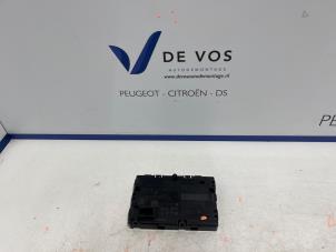 Gebruikte Wireless charger Peugeot 308 (F3/FB/FH/FM/FP) 1.2 PureTech Hybrid 136 Prijs € 115,00 Margeregeling aangeboden door De Vos Onderdelen