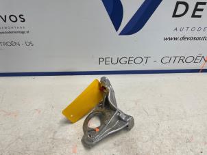 Gebruikte Motorrubber DS Automobiles DS 4 1.6 16V PureTech 215 Prijs € 20,00 Margeregeling aangeboden door De Vos Onderdelen