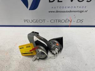 Gebruikte Claxon Citroen C5 Aircross I (A4/AC/AJ/AR) 1.2 PureTech Hybrid 136 Prijs € 25,00 Margeregeling aangeboden door De Vos Onderdelen