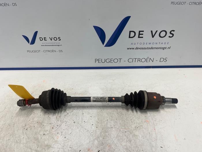 Gebruikte Aandrijfas links-voor Citroen C3 (SX/SW) 1.2 Vti 12V PureTech Prijs € 100,00 Margeregeling aangeboden door De Vos Onderdelen