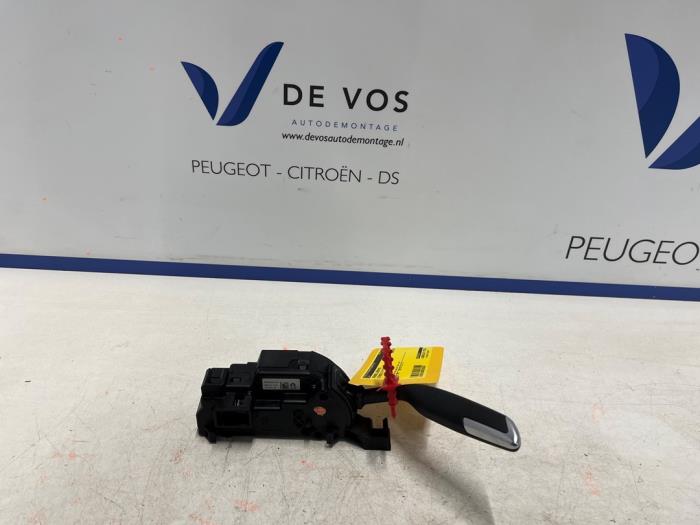 Gebruikte Versnellingspook Citroen C4 Picasso (3D/3E) 2.0 Blue HDI 150 Prijs € 135,00 Margeregeling aangeboden door De Vos Onderdelen