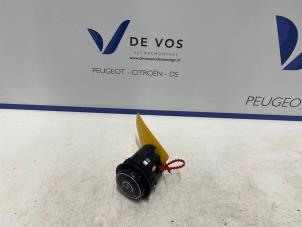 Gebruikte Versnellingspook Citroen Jumpy 2.0 Blue HDI 180 Prijs € 70,00 Margeregeling aangeboden door De Vos Onderdelen