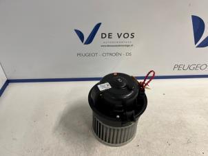 Gebruikte Chaufage Ventilatiemotor Citroen C4 Berline (BA/BB/BC) 1.2 PureTech 130 12V Prijs € 200,00 Margeregeling aangeboden door De Vos Onderdelen