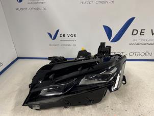 Gebruikte Koplamp links Peugeot 308 (F3/FB/FH/FM/FP) 1.5 Blue HDi 130 16V Prijs € 750,00 Margeregeling aangeboden door De Vos Onderdelen