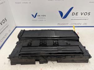 Gebruikte Luchtgeleider Opel Grandland (X) 1.2 Turbo 12V Prijs € 225,00 Margeregeling aangeboden door De Vos Onderdelen