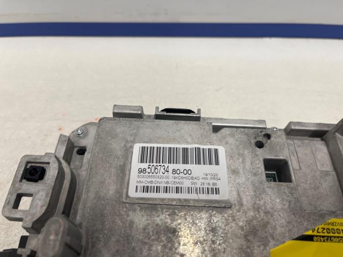 Kilometerteller KM van een Opel Grandland (X) 1.2 Turbo 12V 2023