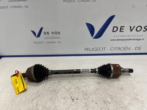 Gebruikte Aandrijfas links-voor Opel Grandland (X) 1.2 Turbo 12V Prijs € 115,00 Margeregeling aangeboden door De Vos Onderdelen