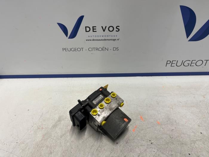 Gebruikte ABS Pomp Citroen Berlingo Cinqspace, Multispace 1.6i Prijs € 250,00 Margeregeling aangeboden door De Vos Onderdelen