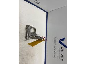 Gebruikte Motorrubber Peugeot 3008 II (M4/MC/MJ/MR) 1.6 16V HYbrid 225 Prijs € 25,00 Margeregeling aangeboden door De Vos Onderdelen