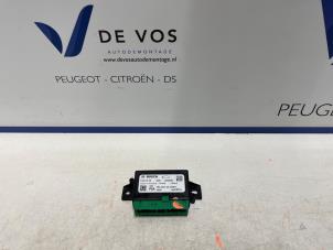 Gebruikte Module PDC Peugeot 3008 II (M4/MC/MJ/MR) 1.6 16V HYbrid 225 Prijs € 80,00 Margeregeling aangeboden door De Vos Onderdelen