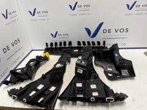 Gebruikte Bumperframe achter DS Automobiles DS 4 1.2 12V Hybrid 136 Prijs € 160,00 Margeregeling aangeboden door De Vos Onderdelen