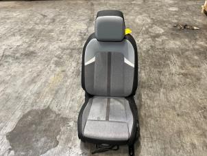 Gebruikte Stoel links Opel Astra L (F3/FB/FM/FP) 1.2 Turbo 12V 136 Hybrid Prijs € 300,00 Margeregeling aangeboden door De Vos Onderdelen