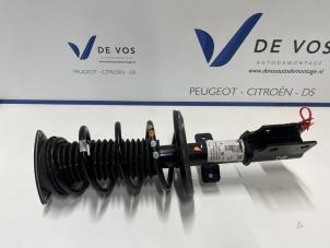 Gebruikte Mac Phersonpoot links-voor Peugeot 308 (F3/FB/FH/FM/FP) 1.2 PureTech Hybrid 136 Prijs € 70,00 Margeregeling aangeboden door De Vos Onderdelen