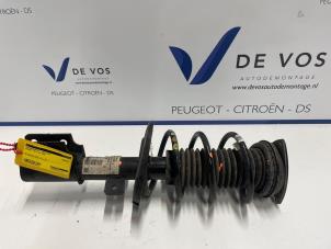 Gebruikte Mac Phersonpoot links-voor Peugeot 308 (F3/FB/FH/FM/FP) 1.2 PureTech Hybrid 136 Prijs € 70,00 Margeregeling aangeboden door De Vos Onderdelen