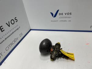 Gebruikte HD Regelaar (Vering) Citroen C6 (TD) 3.0 HDiF V6 24V Prijs € 150,00 Margeregeling aangeboden door De Vos Onderdelen