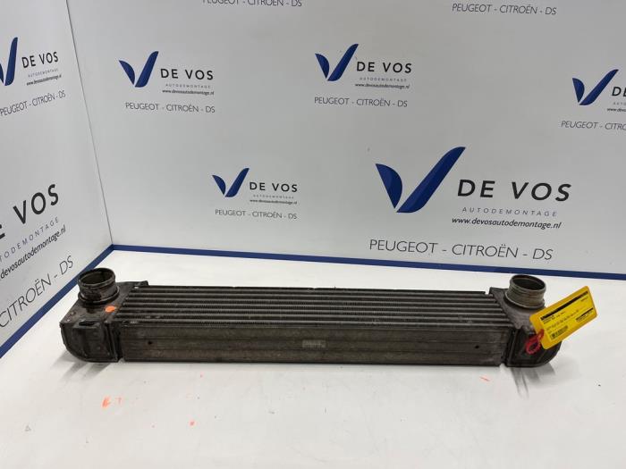 Gebruikte Intercooler Peugeot RCZ (4J) 1.6 16V THP Prijs € 160,00 Margeregeling aangeboden door De Vos Onderdelen