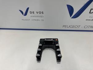 Gebruikte Combischakelaar ramen Citroen DS5 (KD/KF) 2.0 165 HYbrid4 16V Prijs € 70,00 Margeregeling aangeboden door De Vos Onderdelen