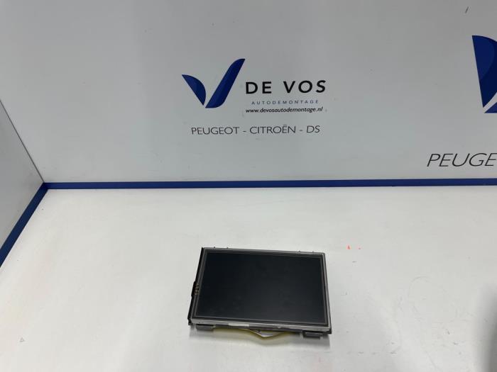 Gebruikte Display Interieur Peugeot 2008 (CU) 1.6 Blue HDi 100 Prijs € 135,00 Margeregeling aangeboden door De Vos Onderdelen