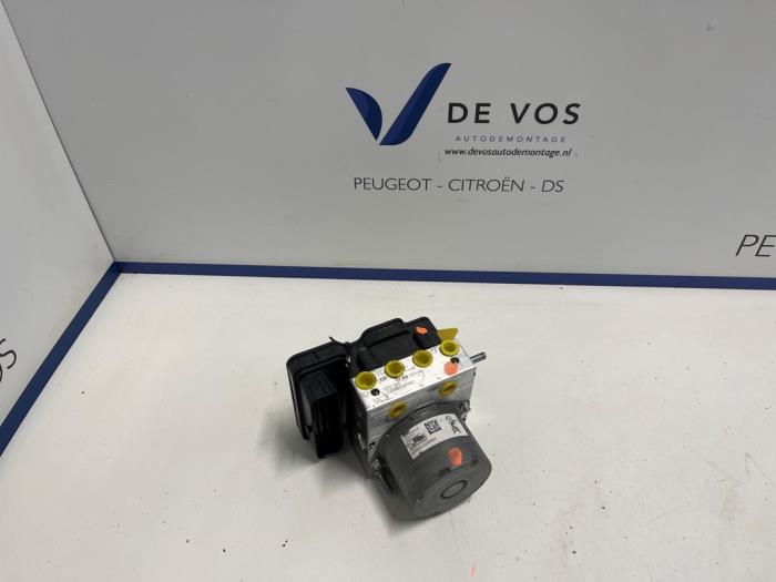 ABS Pomp van een Peugeot 308 (F3/FB/FH/FM/FP) 1.2 PureTech Hybrid 136 2024