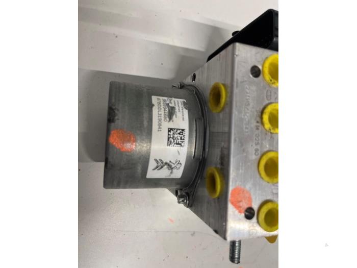 ABS Pomp van een Peugeot 308 (F3/FB/FH/FM/FP) 1.2 PureTech Hybrid 136 2024