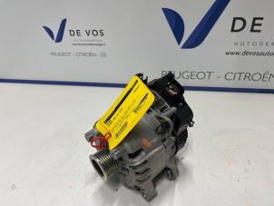 Gebruikte Dynamo Peugeot 408 1.6 16V HYbrid 225 Prijs € 550,00 Margeregeling aangeboden door De Vos Onderdelen