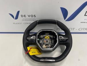 Gebruikte Stuurwiel Peugeot 308 (F3/FB/FH/FM/FP) 1.2 PureTech Hybrid 136 Prijs € 200,00 Margeregeling aangeboden door De Vos Onderdelen