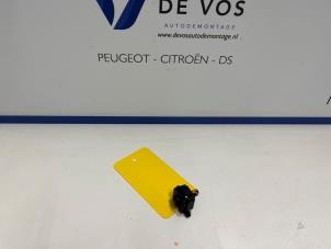 Gebruikte Achteruitrij Camera Peugeot 408 1.6 16V HYbrid 225 Prijs € 80,00 Margeregeling aangeboden door De Vos Onderdelen