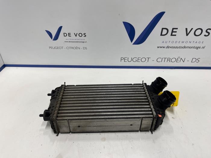 Gebruikte Intercooler Opel Corsa F (UB/UH/UP) 1.5 CDTI 100 Prijs € 160,00 Margeregeling aangeboden door De Vos Onderdelen