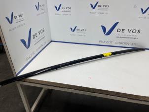 Gebruikte Roofrail links Peugeot 508 Prijs € 160,00 Margeregeling aangeboden door De Vos Onderdelen