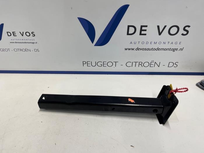 Gebruikte Diversen Citroen C3 Aircross I (2C/2R) 1.2 e-THP PureTech 110 Prijs € 45,00 Margeregeling aangeboden door De Vos Onderdelen