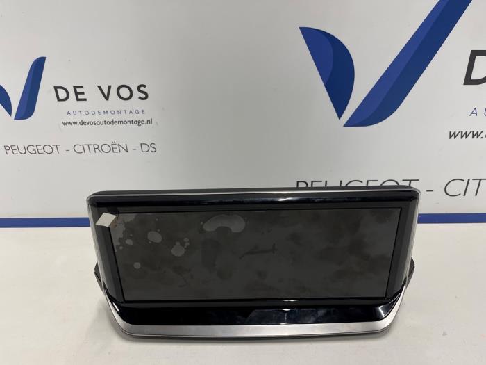 Gebruikte Display Interieur Peugeot 208 II (UB/UH/UP) 1.2 Vti 12V PureTech 100 Prijs € 250,00 Margeregeling aangeboden door De Vos Onderdelen