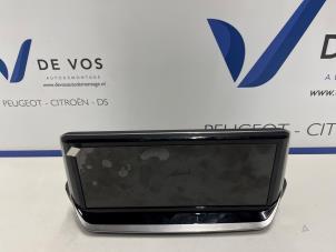 Gebruikte Display Interieur Peugeot 208 II (UB/UH/UP) 1.2 Vti 12V PureTech 100 Prijs € 350,00 Margeregeling aangeboden door De Vos Onderdelen