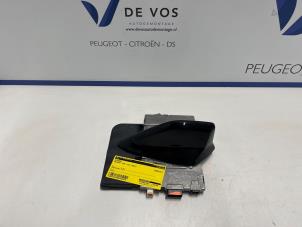 Gebruikte Antenne Peugeot 208 II (UB/UH/UP) 1.2 Vti 12V PureTech 100 Prijs € 350,00 Margeregeling aangeboden door De Vos Onderdelen