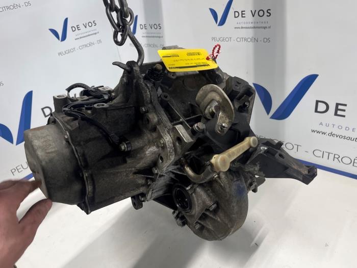 Versnellingsbak van een Citroen Berlingo 2018