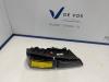 Achterlicht links van een Peugeot 308 SW (F4/FC/FN/FR), 2021 1.2 PureTech Hybrid 136, Combi/o, 4Dr, Elektrisch Benzine, 1.199cc, 100kW (136pk), FWD, EB2LTDH2; HPY, 2023-08 / 2025-03, FRHPY 2023