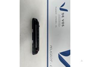 Gebruikte Kachel Bedieningspaneel Citroen C5 Aircross I (A4/AC/AJ/AR) 2.0 Blue HDI 180 Prijs € 80,00 Margeregeling aangeboden door De Vos Onderdelen