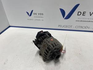 Gebruikte Dynamo Peugeot Expert (V1/VA/VB/VE/VF/VT/VY) 2.0 Blue HDi 120 16V Prijs € 450,00 Margeregeling aangeboden door De Vos Onderdelen