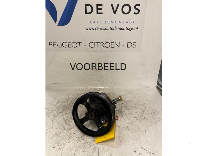 Gebruikte Servopomp Citroen C-Crosser 2.2 HDiF 16V Prijs € 200,00 Margeregeling aangeboden door De Vos Onderdelen