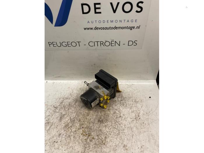 Gebruikte ABS Pomp Citroen C-Crosser 2.2 HDiF 16V Prijs € 250,00 Margeregeling aangeboden door De Vos Onderdelen