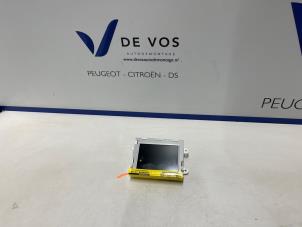 Gebruikte Display Interieur Peugeot 5008 I (0A/0E) 1.6 HDiF 16V Prijs € 90,00 Margeregeling aangeboden door De Vos Onderdelen