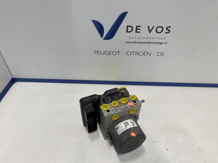 Gebruikte ABS Pomp Peugeot 5008 II (M4/MC/MJ/MR) 1.6 BlueHDi 115 Prijs € 250,00 Margeregeling aangeboden door De Vos Onderdelen