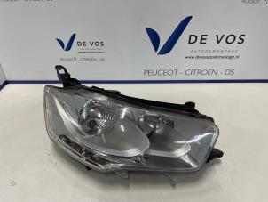 Gebruikte Koplamp rechts Citroen C-Elysee (DD) 1.6 HDi 92 Prijs € 160,00 Margeregeling aangeboden door De Vos Onderdelen